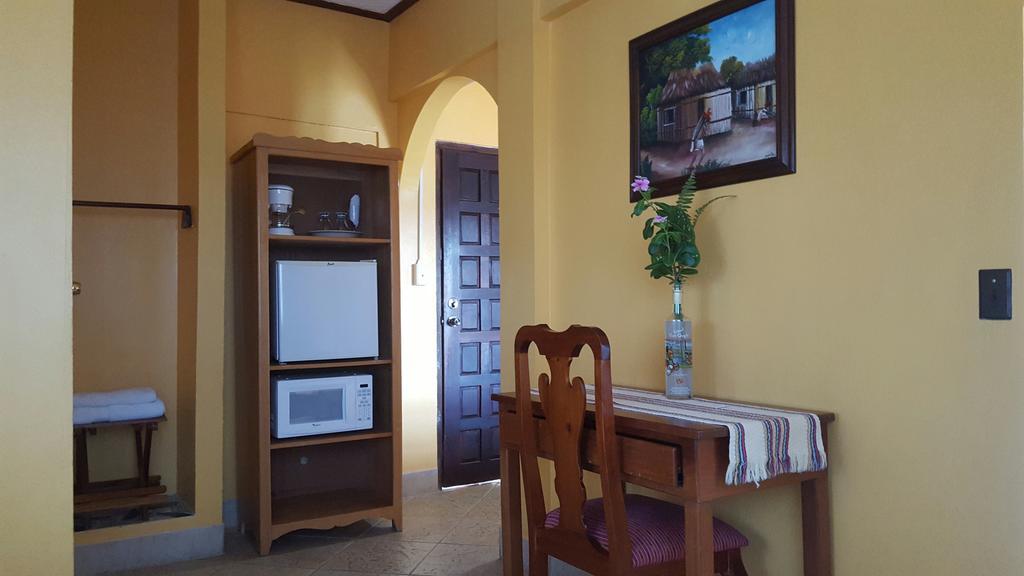 Martha'S Guesthouse San Ignacio Exterior foto
