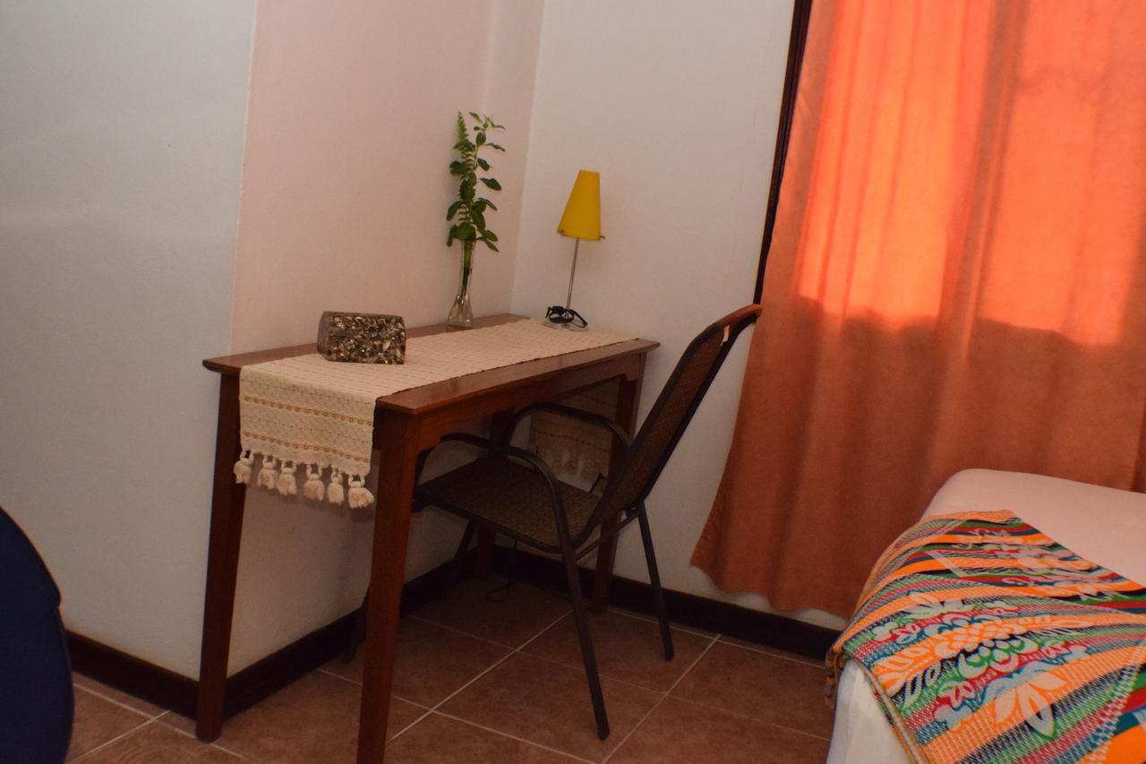 Martha'S Guesthouse San Ignacio Habitación foto