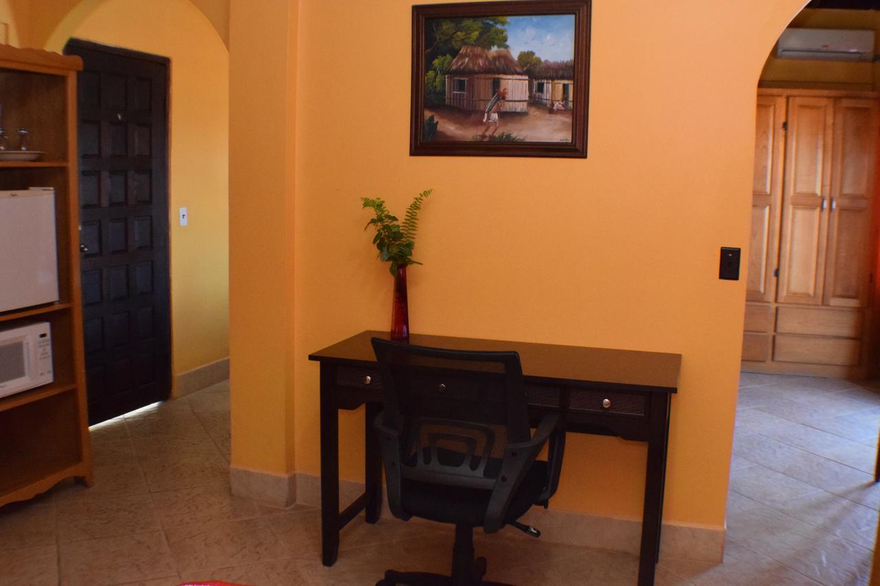Martha'S Guesthouse San Ignacio Habitación foto