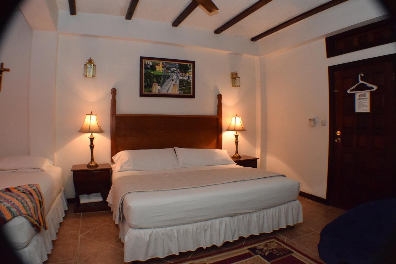 Martha'S Guesthouse San Ignacio Habitación foto